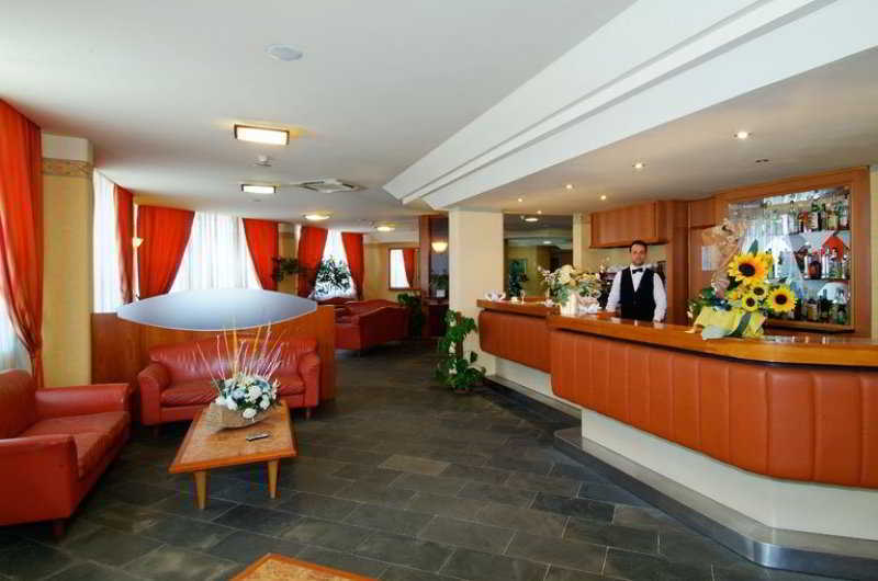 Grand Eurhotel Montesilvano Marina Exterior foto