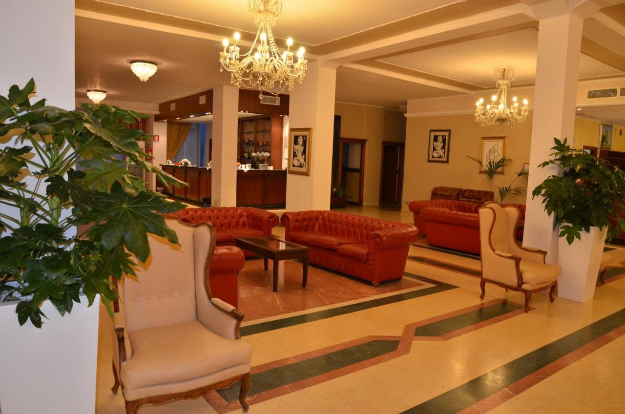 Grand Eurhotel Montesilvano Marina Exterior foto