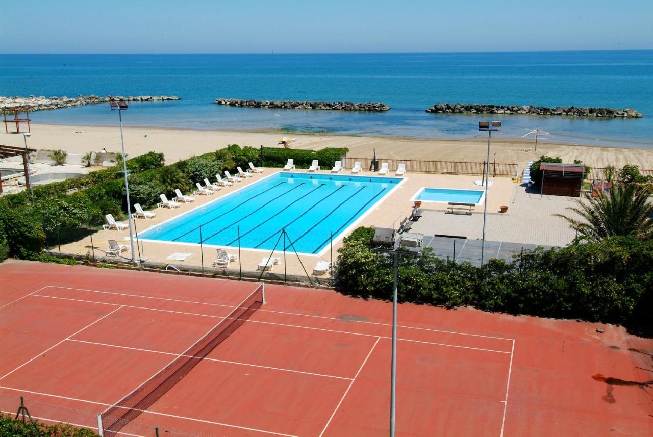 Grand Eurhotel Montesilvano Marina Exterior foto
